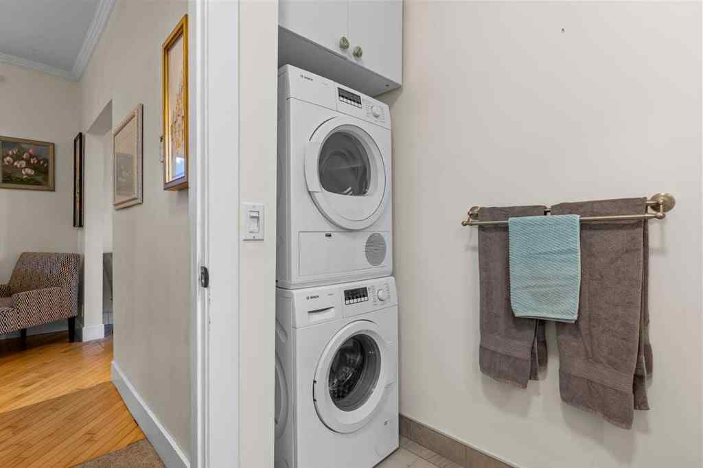 MLS® A2262205 - 2305 5 Avenue NW in West Hillhurst Calgary, Residential