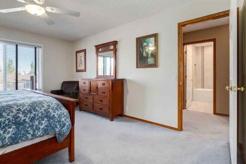 MLS® A2262208 - 77 Somerset Circle SW in Somerset Calgary, Residential