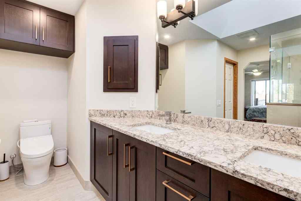 MLS® A2262208 - 77 Somerset Circle SW in Somerset Calgary, Residential