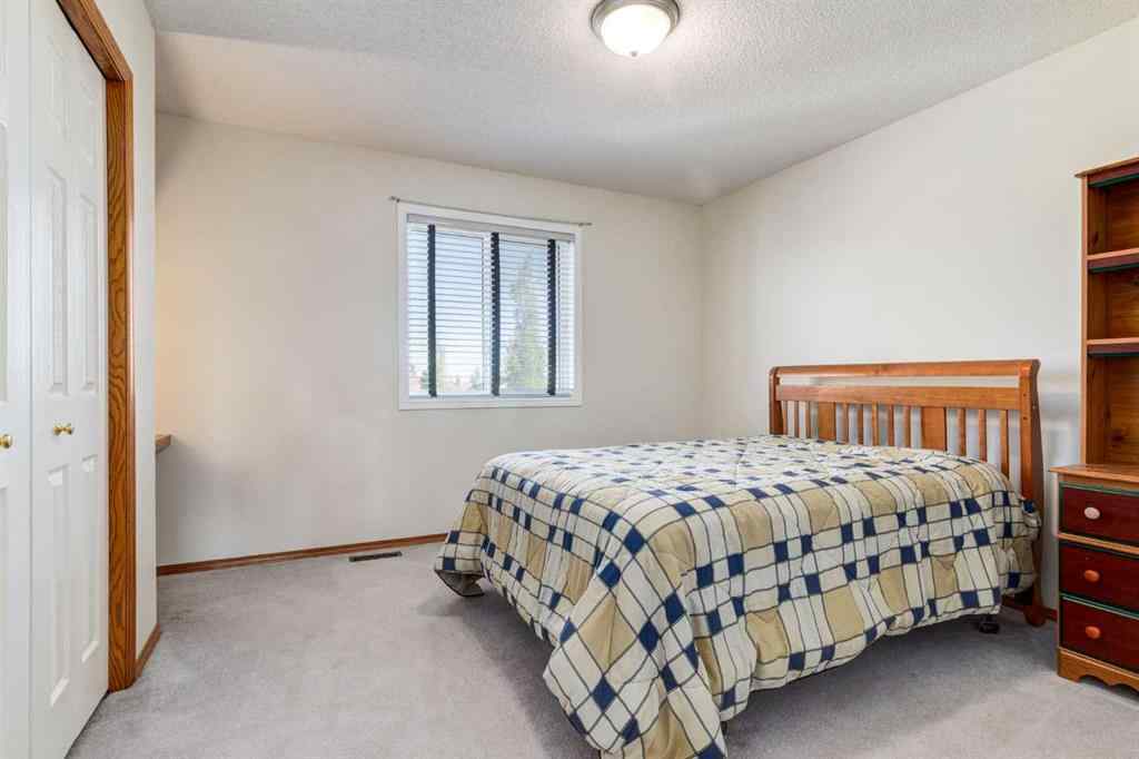 MLS® A2262208 - 77 Somerset Circle SW in Somerset Calgary, Residential