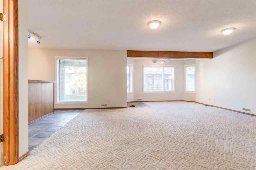 MLS® A2262208 - 77 Somerset Circle SW in Somerset Calgary, Residential