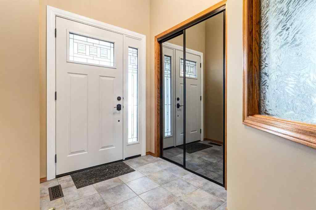 MLS® A2262208 - 77 Somerset Circle SW in Somerset Calgary, Residential