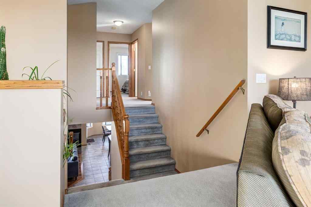 MLS® A2262208 - 77 Somerset Circle SW in Somerset Calgary, Residential