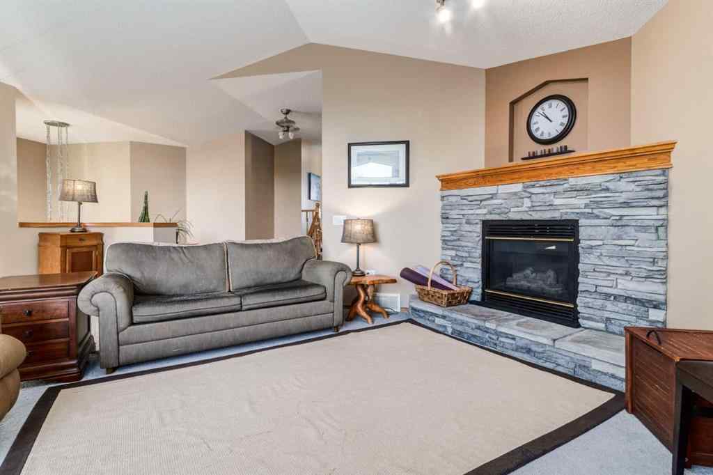 MLS® A2262208 - 77 Somerset Circle SW in Somerset Calgary, Residential