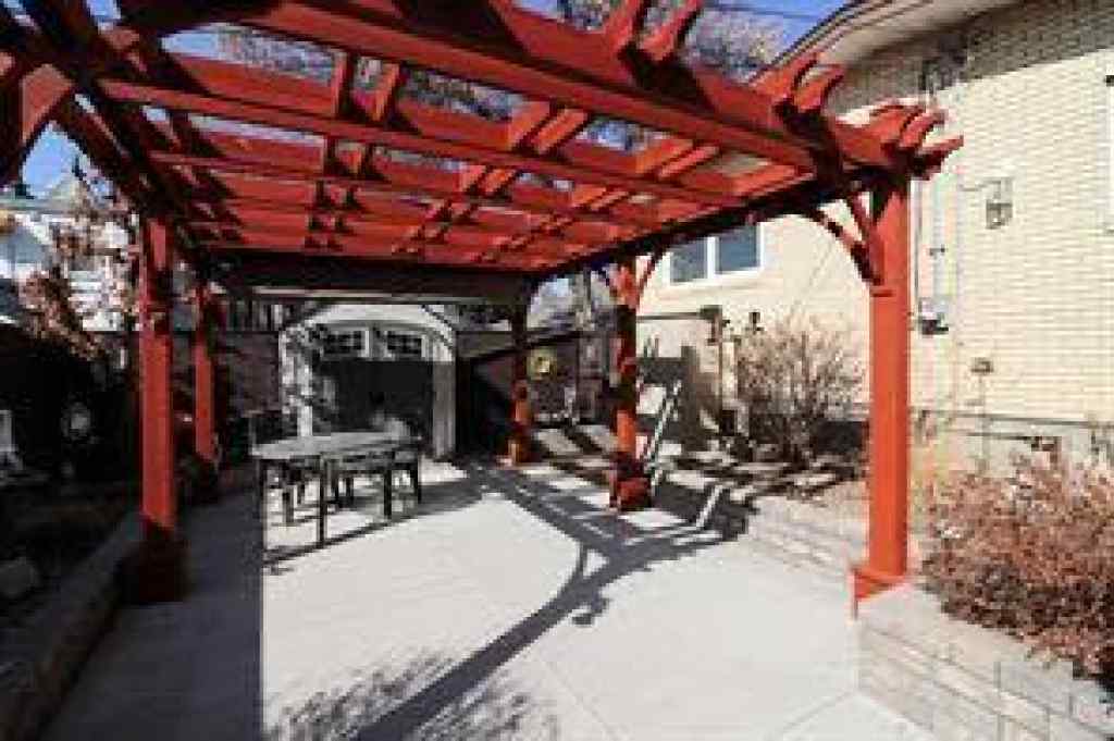 MLS® A2262212 - 211 3 Street NE in Riverside Medicine Hat, Residential