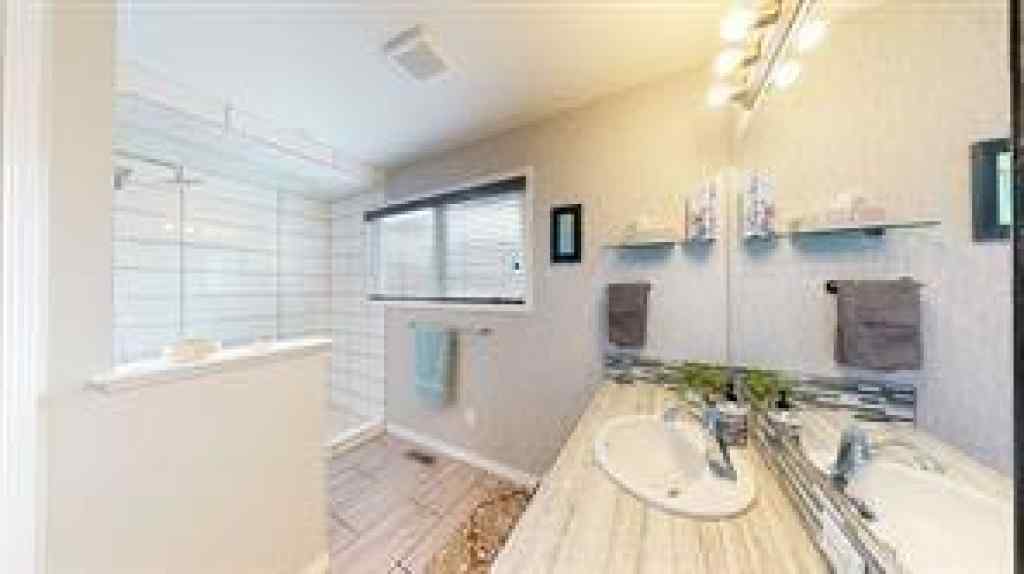 MLS® A2262212 - 211 3 Street NE in Riverside Medicine Hat, Residential