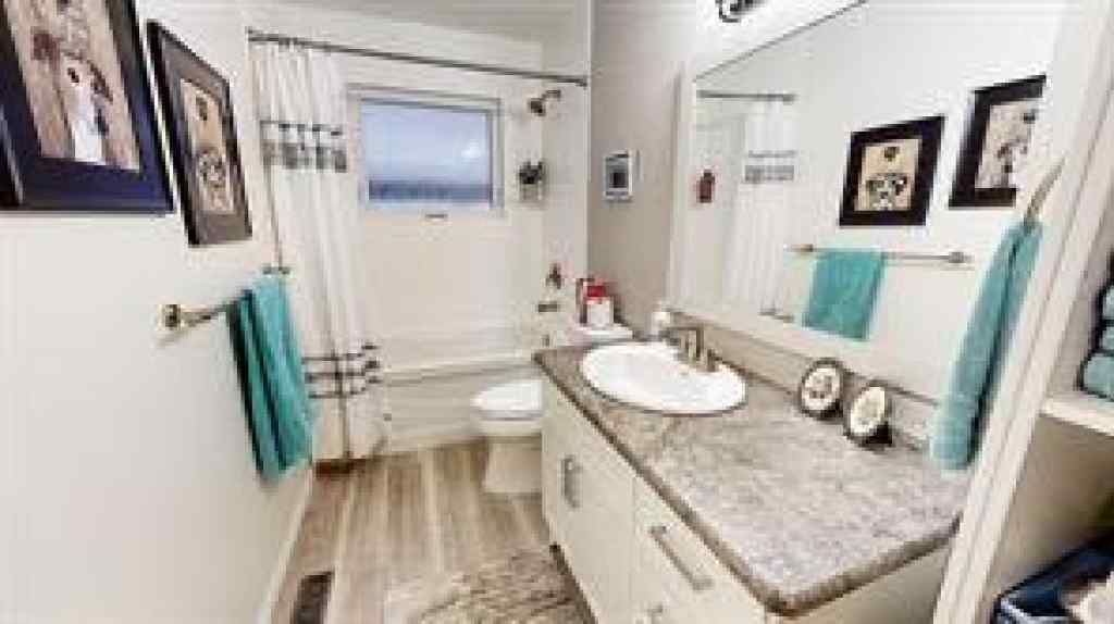 MLS® A2262212 - 211 3 Street NE in Riverside Medicine Hat, Residential