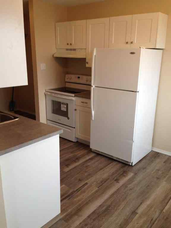 MLS® A2262222 - 5017 WINDSOR Avenue  in NONE Coronation, Multi-Family