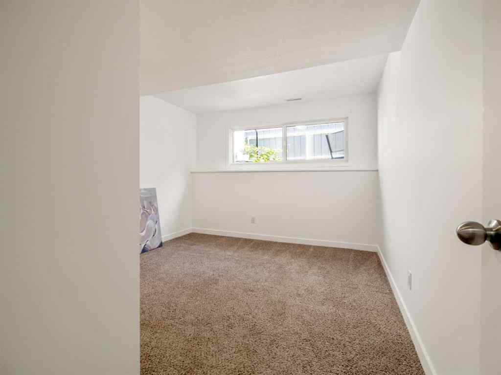 MLS® A2262228 - 2115 40 Street S in Redwood Lethbridge, Residential