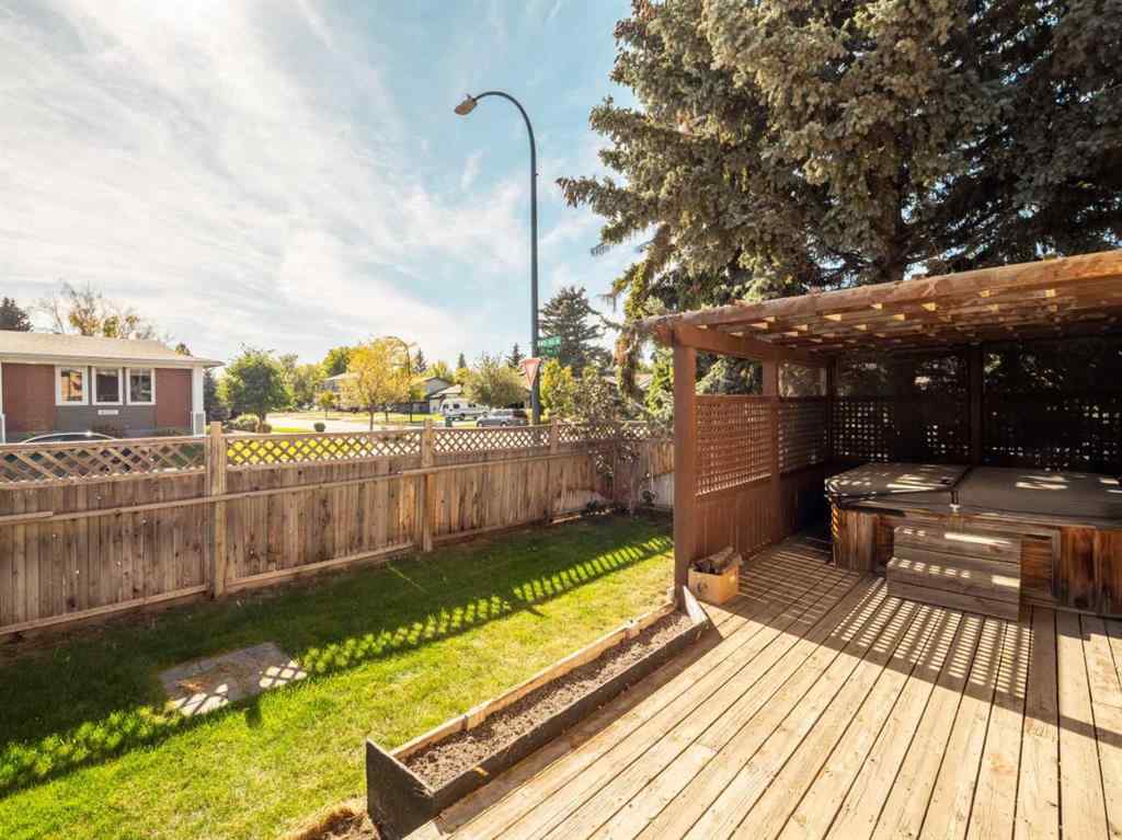MLS® A2262228 - 2115 40 Street S in Redwood Lethbridge, Residential