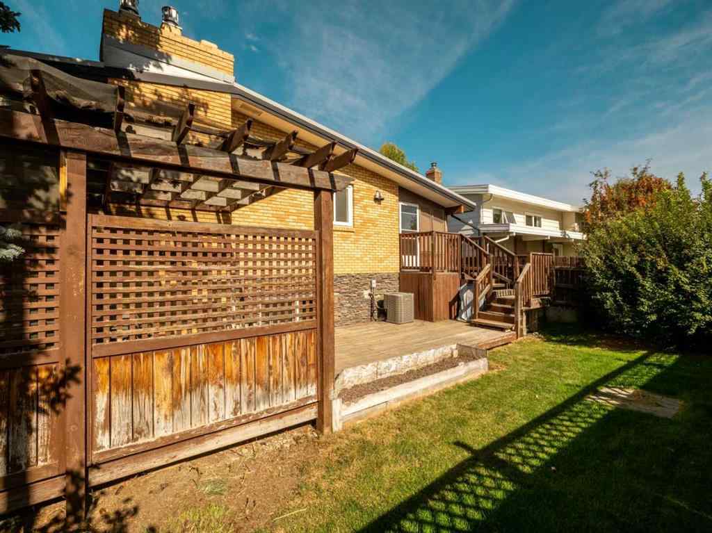 MLS® A2262228 - 2115 40 Street S in Redwood Lethbridge, Residential