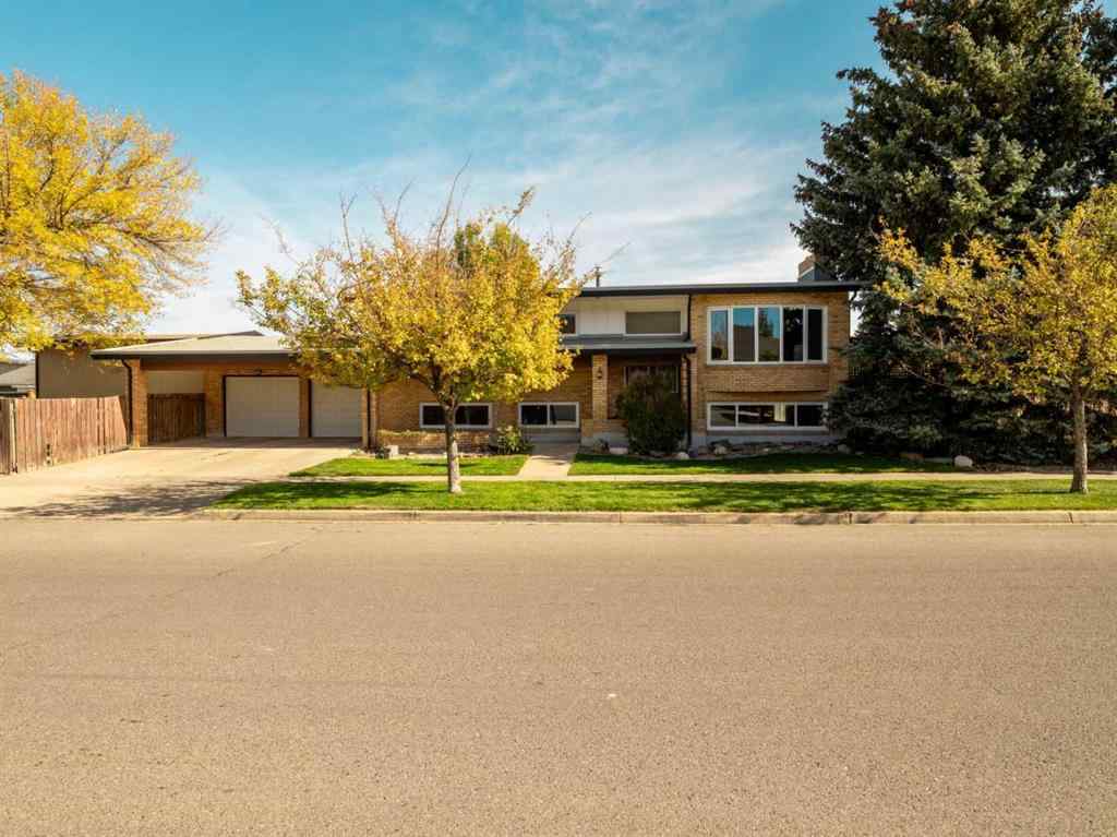 MLS® A2262228 - 2115 40 Street S in Redwood Lethbridge, Residential
