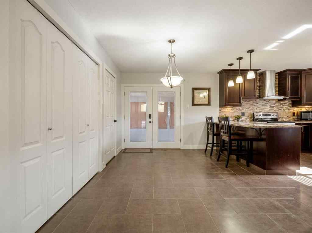 MLS® A2262228 - 2115 40 Street S in Redwood Lethbridge, Residential