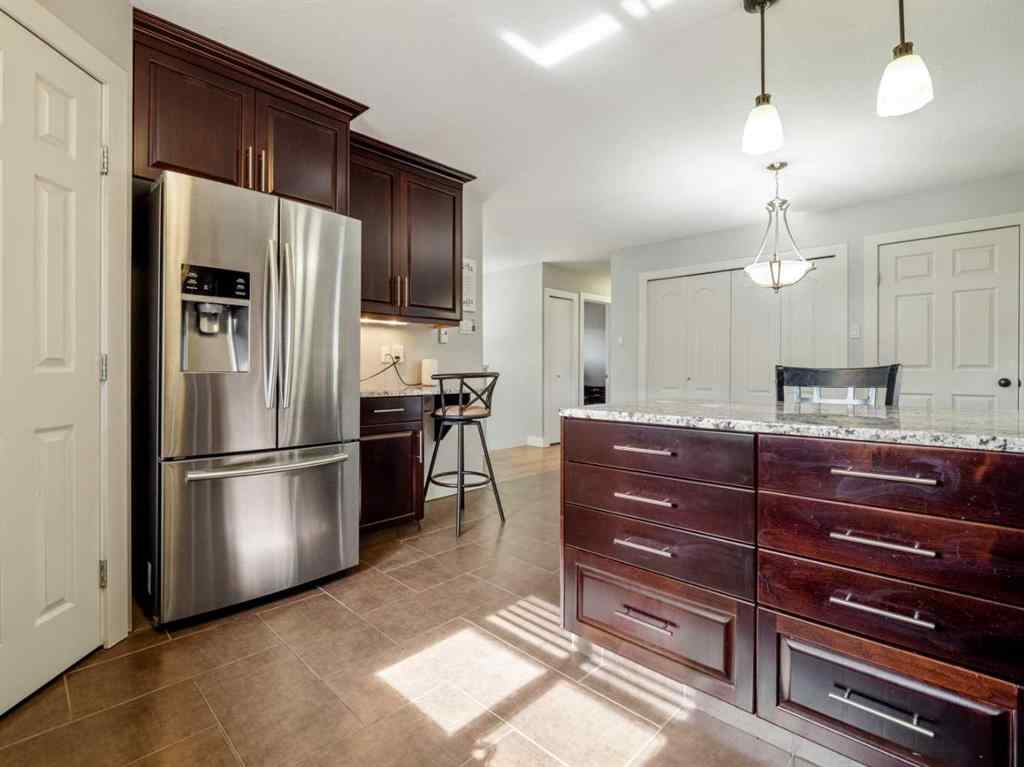 MLS® A2262228 - 2115 40 Street S in Redwood Lethbridge, Residential