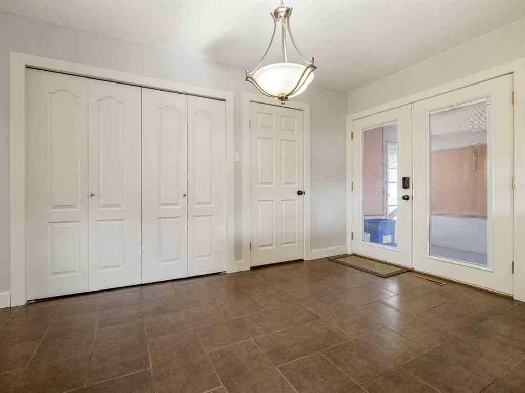 MLS® A2262228 - 2115 40 Street S in Redwood Lethbridge, Residential