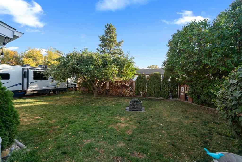 MLS® A2262241 - 3735 66 Street  in Enevold Camrose, Residential