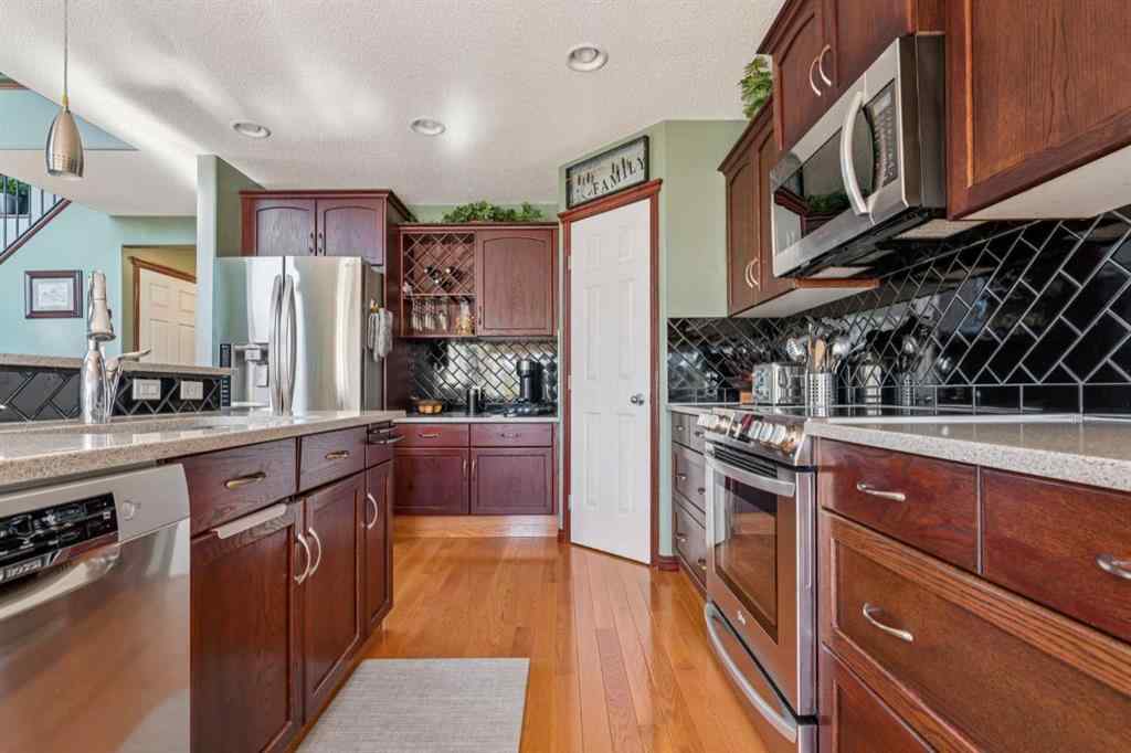 MLS® A2262243 - 69 Rocky Ridge Heath NW in Rocky Ridge Calgary, Residential