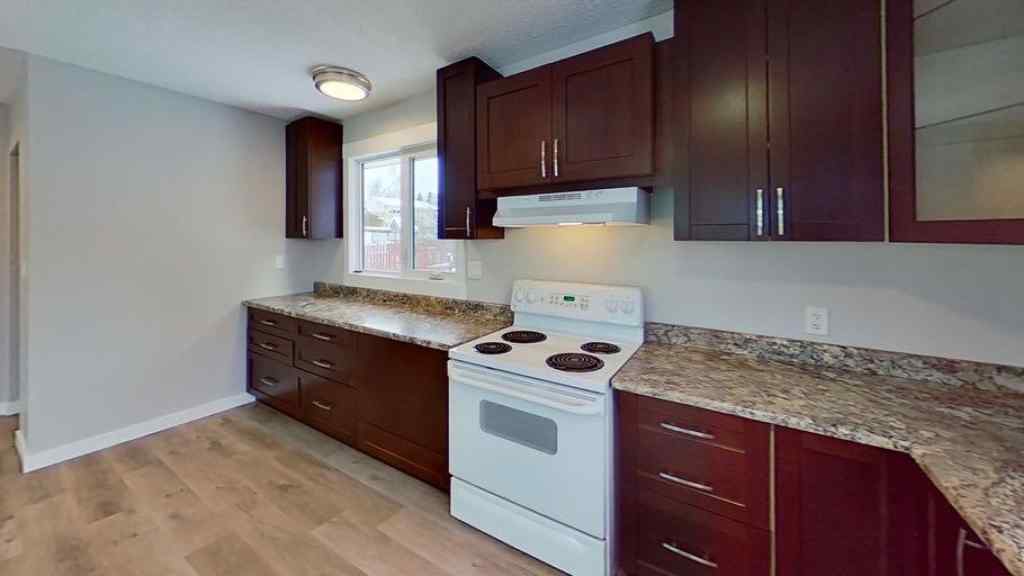 MLS® A2262254 - 131 Collinge Road  in Hillcrest Hinton, Rental