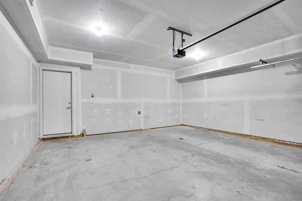 MLS® A2262259 - 114 Crestridge Hill SW in Crestmont Calgary, Residential