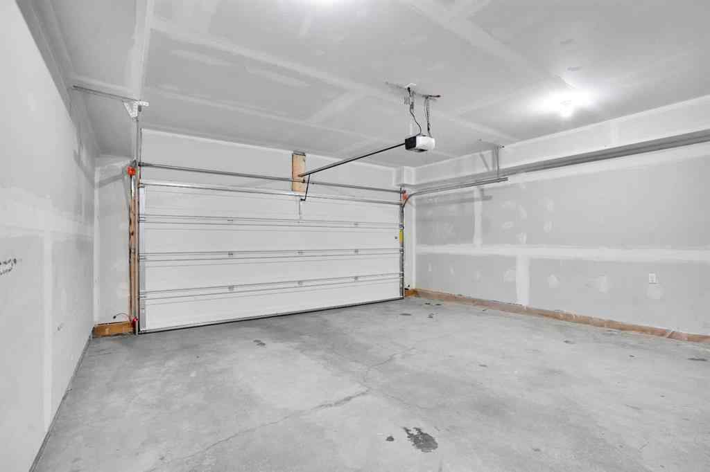 MLS® A2262259 - 114 Crestridge Hill SW in Crestmont Calgary, Residential