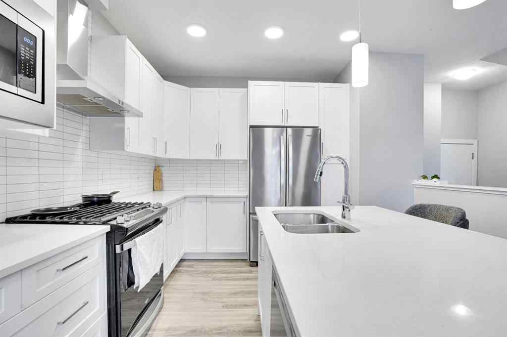 MLS® A2262259 - 114 Crestridge Hill SW in Crestmont Calgary, Residential