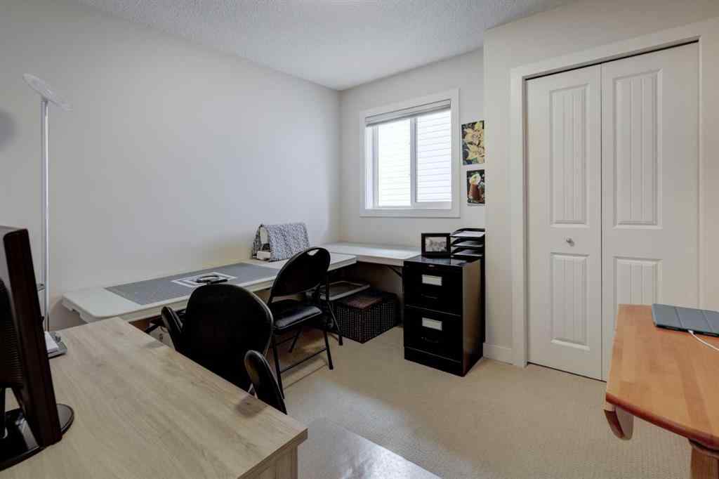 MLS® A2262277 - 1210 Kingston Crescent SE in Kings Heights Airdrie, Residential