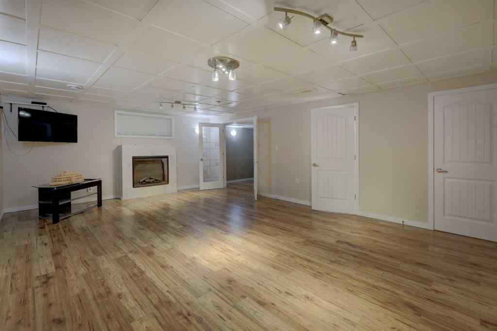 MLS® A2262277 - 1210 Kingston Crescent SE in Kings Heights Airdrie, Residential