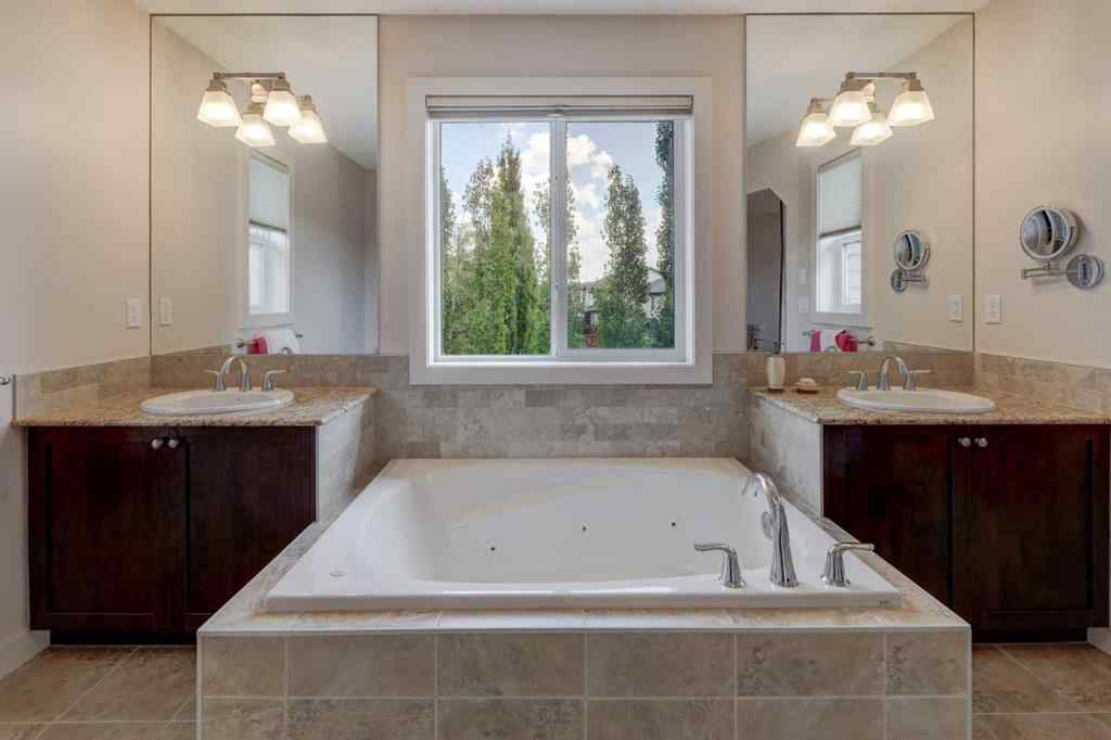 MLS® A2262277 - 1210 Kingston Crescent SE in Kings Heights Airdrie, Residential