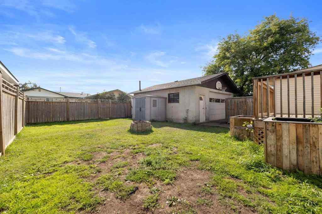 MLS® A2262300 - 105 Hill Drive  in Downtown Fort McMurray, Residential