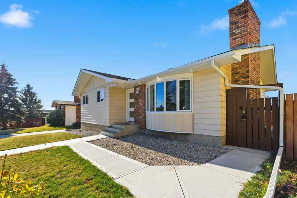 MLS® A2262304 - 9 Carolina Drive  in East End Cochrane, Residential