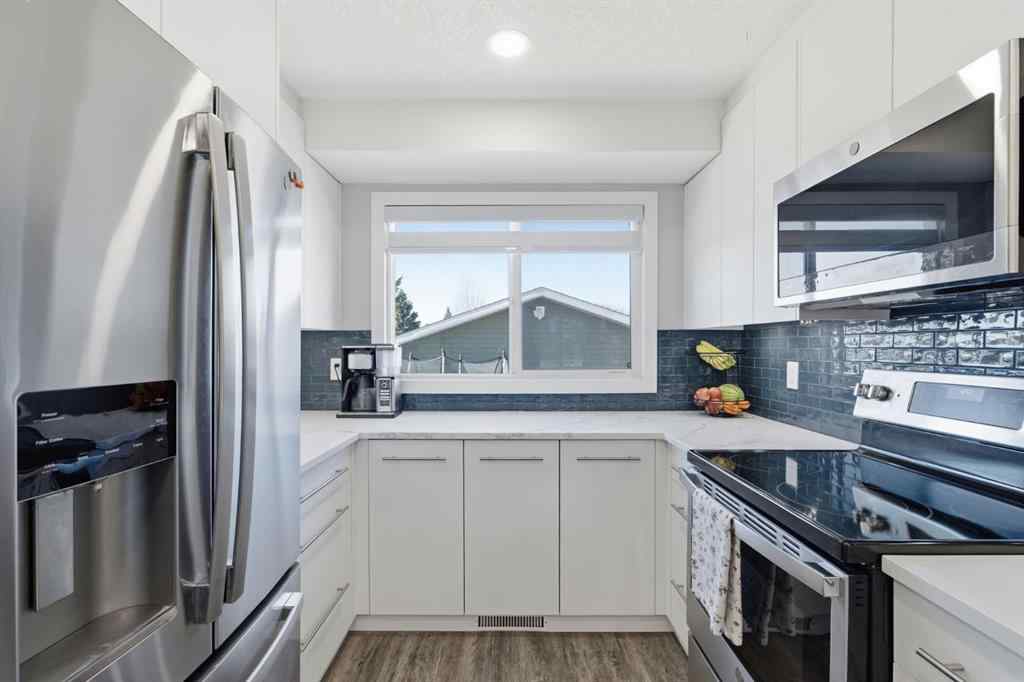 MLS® A2262304 - 9 Carolina Drive  in East End Cochrane, Residential