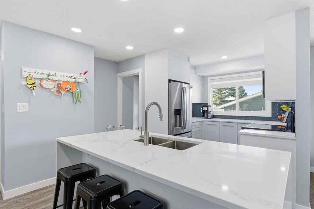 MLS® A2262304 - 9 Carolina Drive  in East End Cochrane, Residential