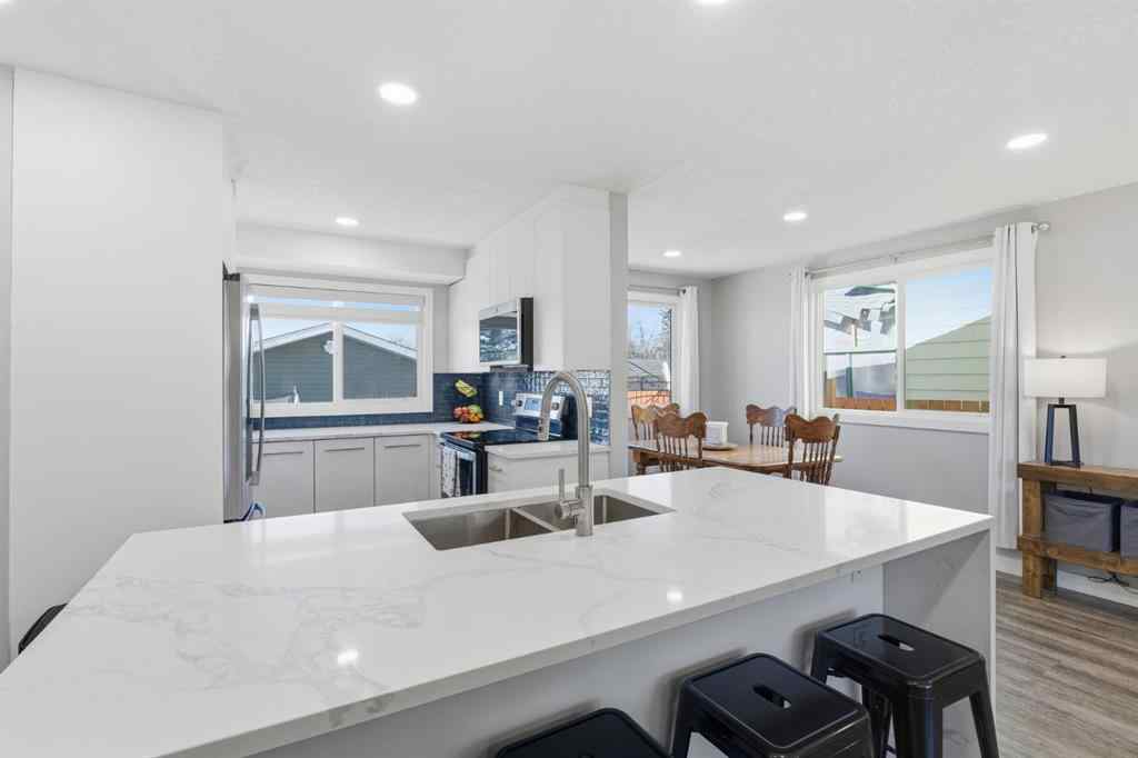 MLS® A2262304 - 9 Carolina Drive  in East End Cochrane, Residential