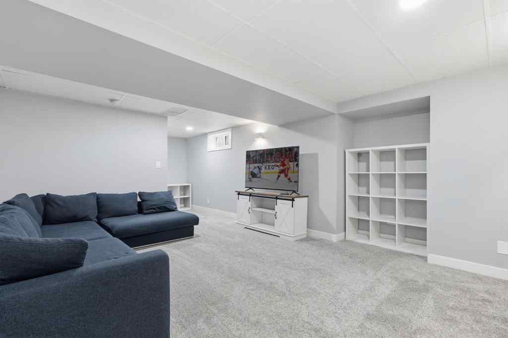 MLS® A2262304 - 9 Carolina Drive  in East End Cochrane, Residential