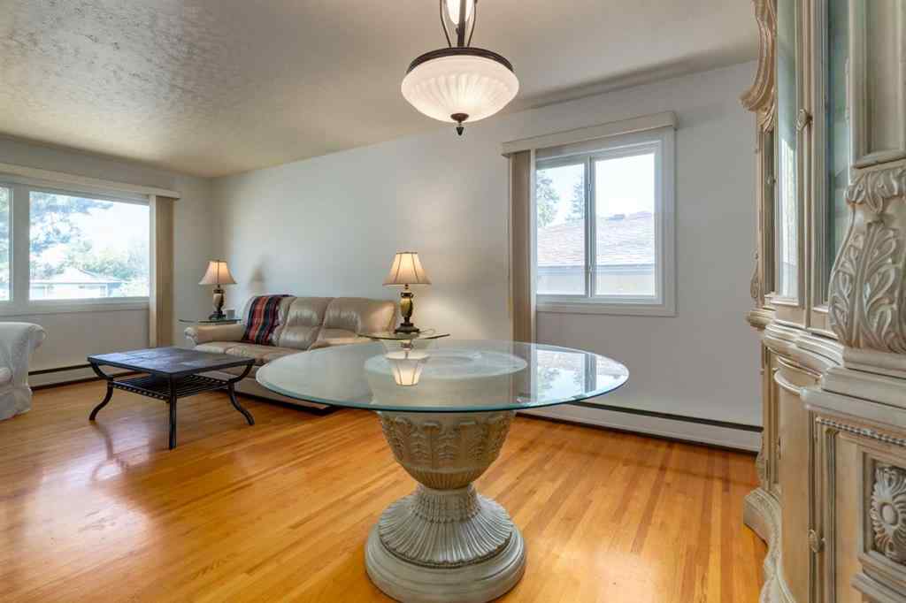 MLS® A2262308 - 23 Klamath Place SW in Kingsland Calgary, Residential