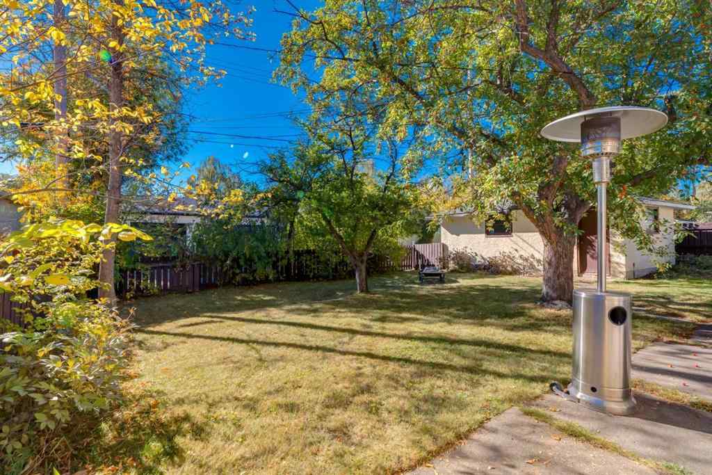 MLS® A2262308 - 23 Klamath Place SW in Kingsland Calgary, Residential