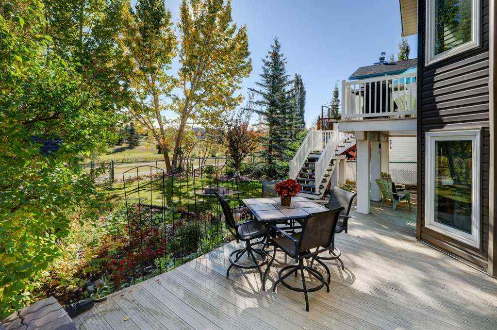 MLS® A2262309 - 2423 Morris Crescent SE in Meadowbrook Airdrie, Residential