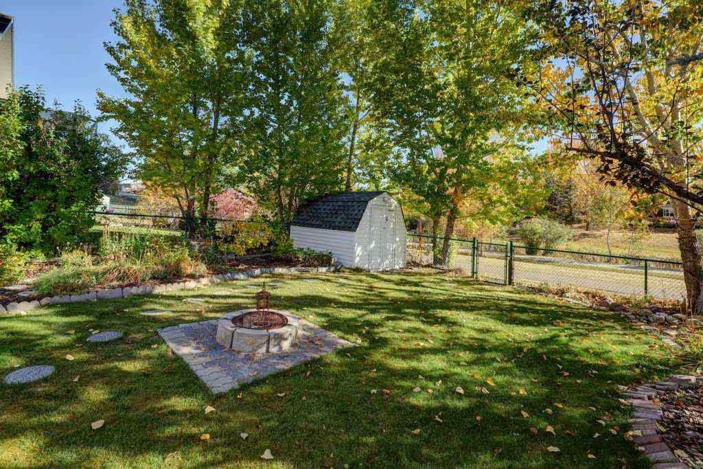 MLS® A2262309 - 2423 Morris Crescent SE in Meadowbrook Airdrie, Residential