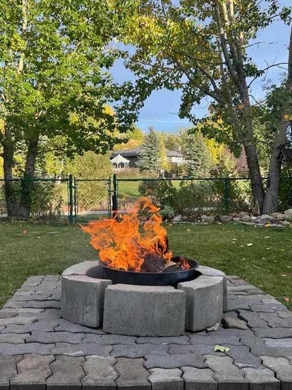 MLS® A2262309 - 2423 Morris Crescent SE in Meadowbrook Airdrie, Residential