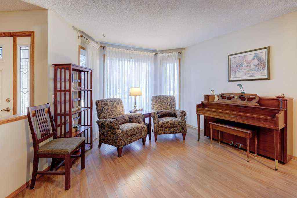 MLS® A2262309 - 2423 Morris Crescent SE in Meadowbrook Airdrie, Residential