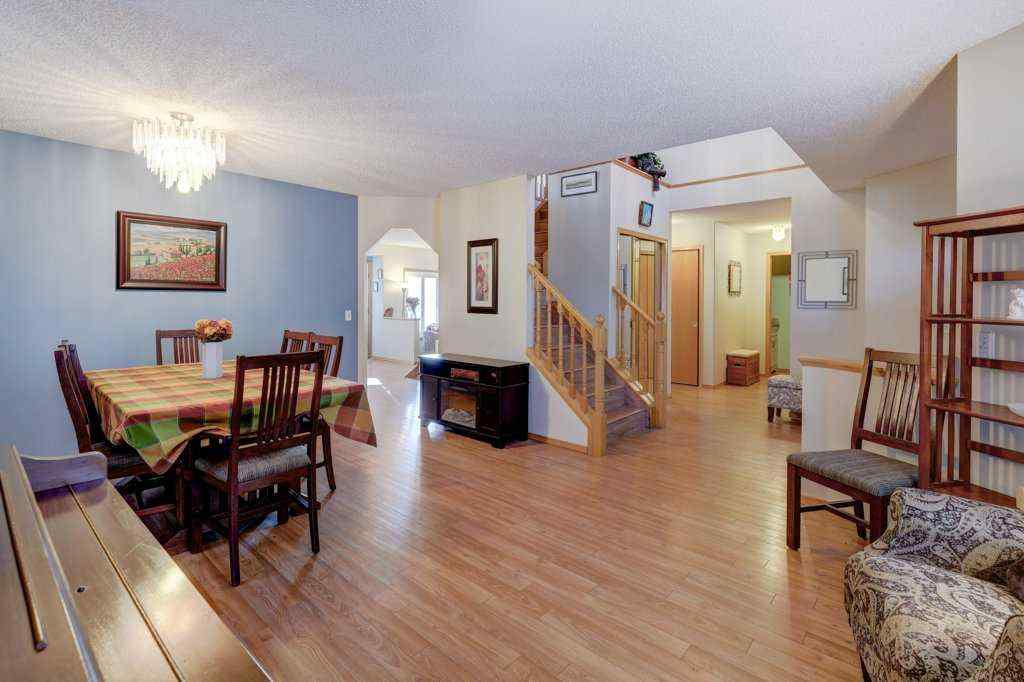 MLS® A2262309 - 2423 Morris Crescent SE in Meadowbrook Airdrie, Residential