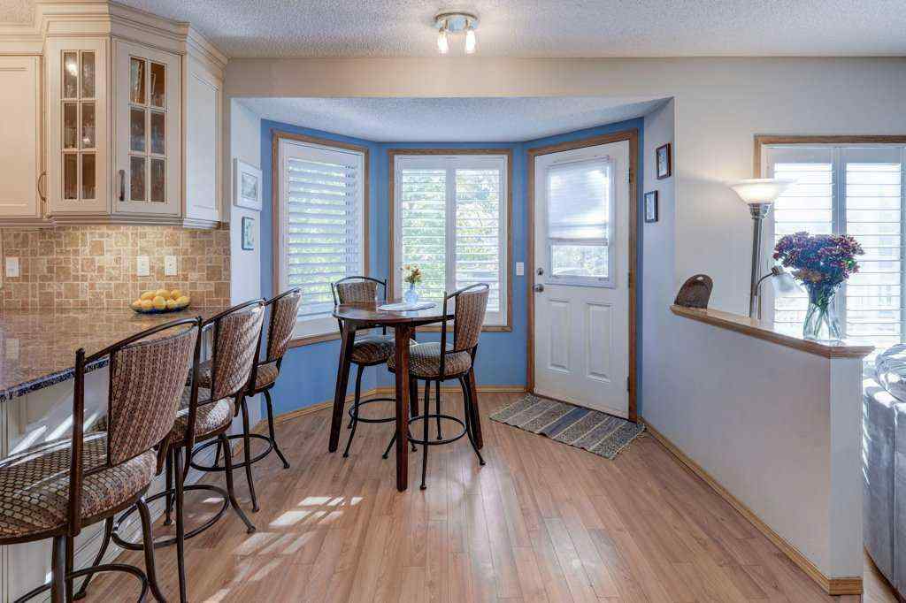 MLS® A2262309 - 2423 Morris Crescent SE in Meadowbrook Airdrie, Residential