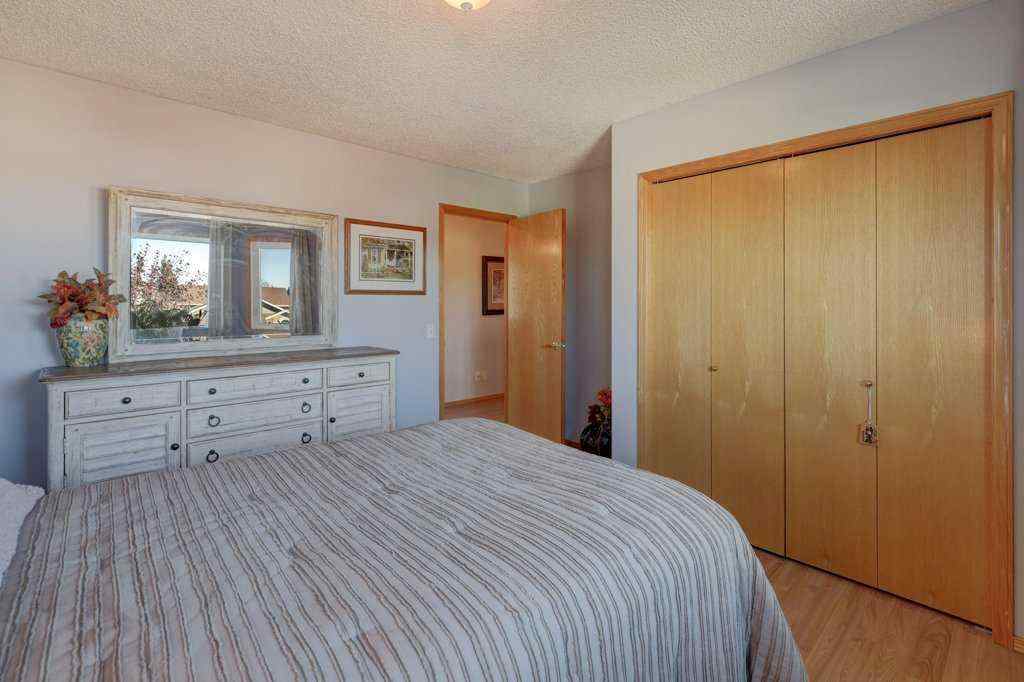MLS® A2262309 - 2423 Morris Crescent SE in Meadowbrook Airdrie, Residential