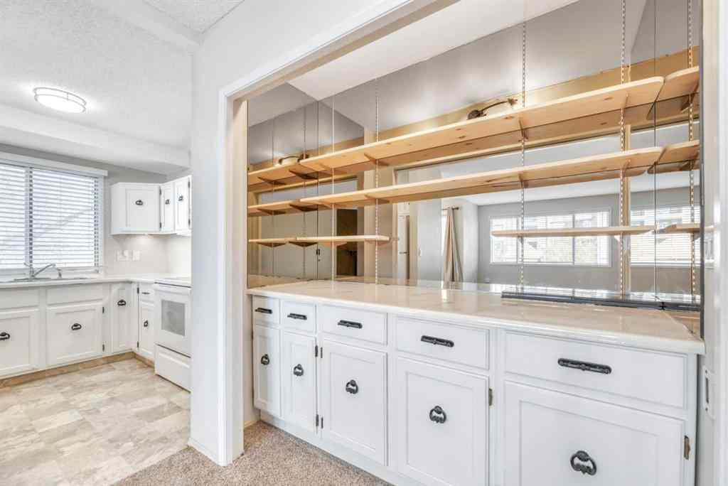 MLS® A2262312 - Unit #11 821 3 Avenue SW in Downtown Commercial Core Calgary, Residential