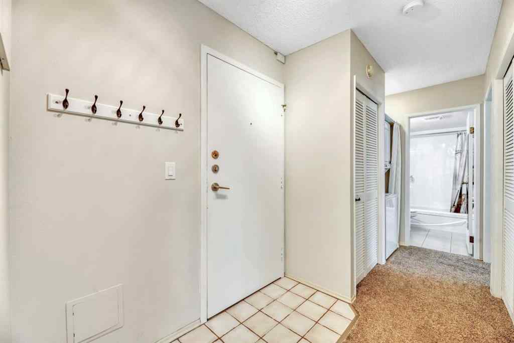 MLS® A2262312 - Unit #11 821 3 Avenue SW in Downtown Commercial Core Calgary, Residential