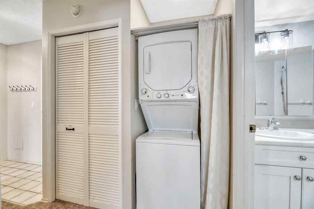 MLS® A2262312 - Unit #11 821 3 Avenue SW in Downtown Commercial Core Calgary, Residential