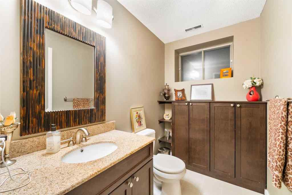 MLS® A2262334 - 48 Thornwood Close NW in Thorncliffe Calgary, Residential