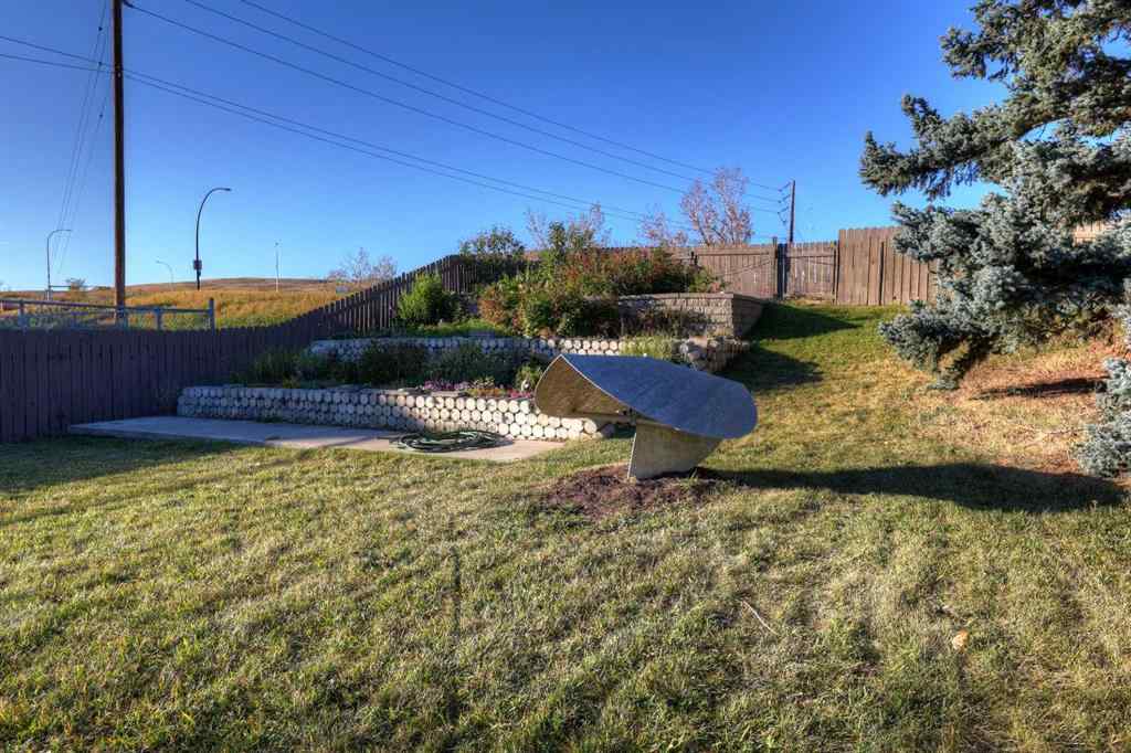 MLS® A2262334 - 48 Thornwood Close NW in Thorncliffe Calgary, Residential