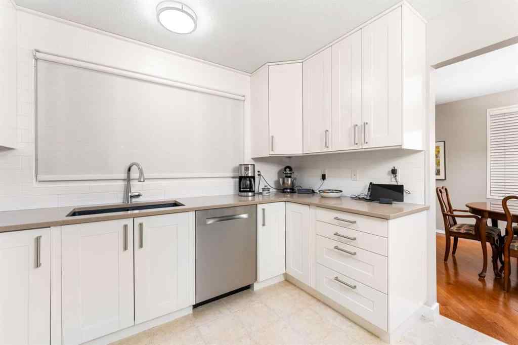 MLS® A2262334 - 48 Thornwood Close NW in Thorncliffe Calgary, Residential