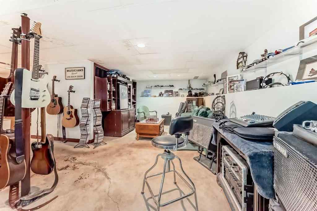 MLS® A2262350 - 167 Woodridge Place SW in Woodlands Calgary, Residential